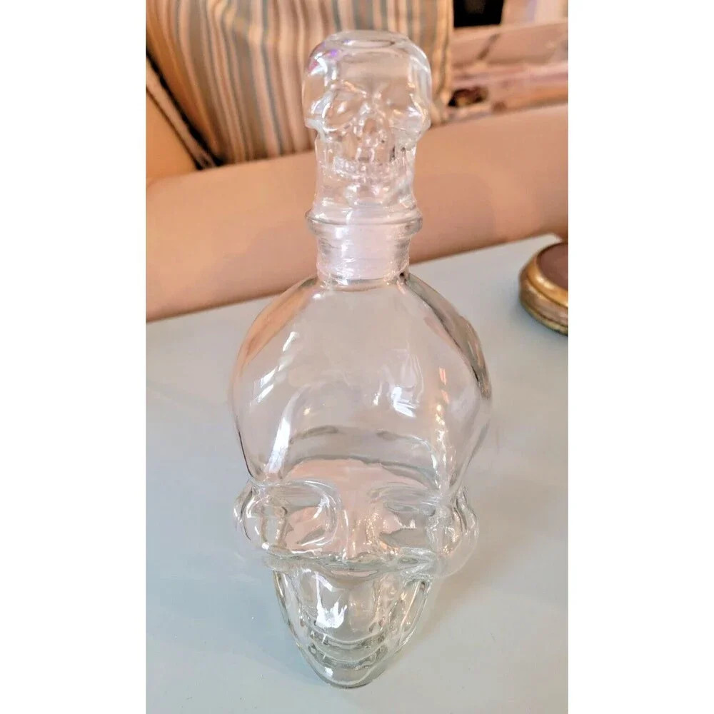 Glass Clear Skull Shaped Decanter Bottle with Airtight Skull Shaped Stopper NEW